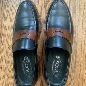 Tod’s Mens leather loafer